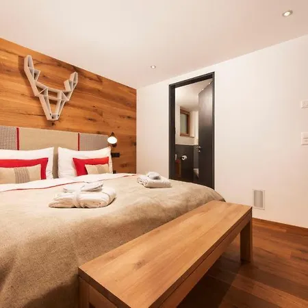 Apartment Sleeps 8 Pool Wifi Zermatt